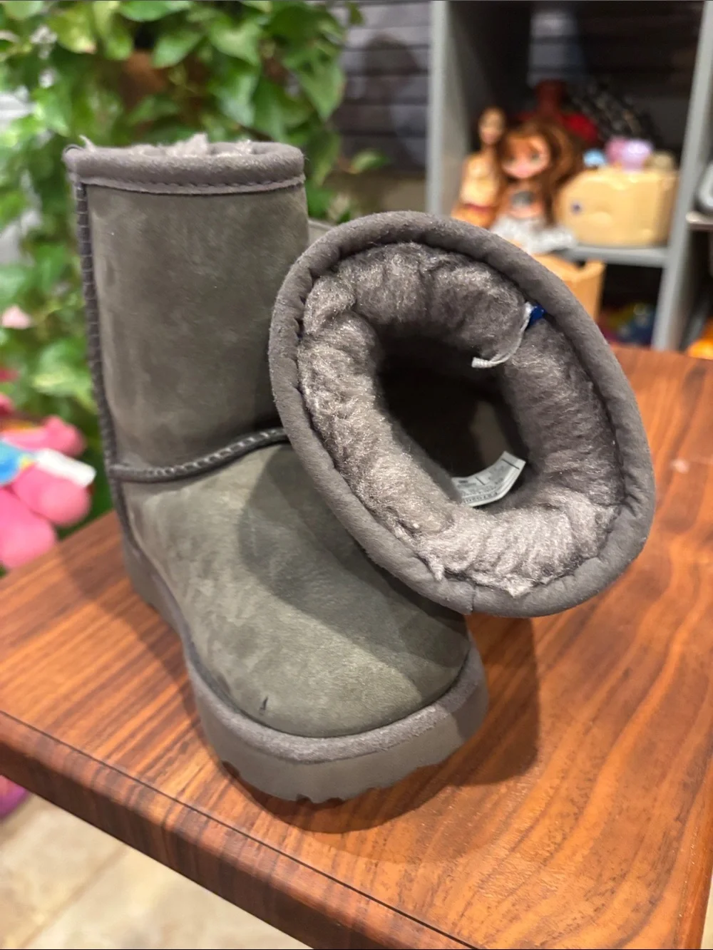 UGG Short Suede Boot in Grey size 8 Kids